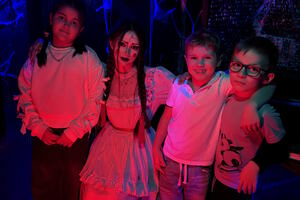 Фотография перформанса Аннабель в доме чудес от компании Play Room (Фото 1)