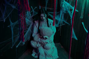 Фотография перформанса Аннабель в доме чудес от компании Play Room (Фото 3)